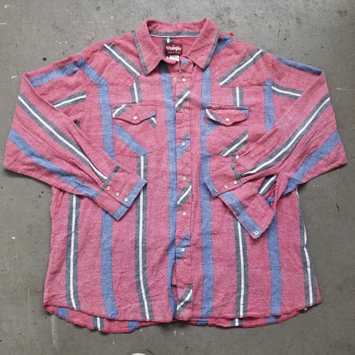 Vintage Wrangler Western Style with Pearl Snap Buttons. XXL.