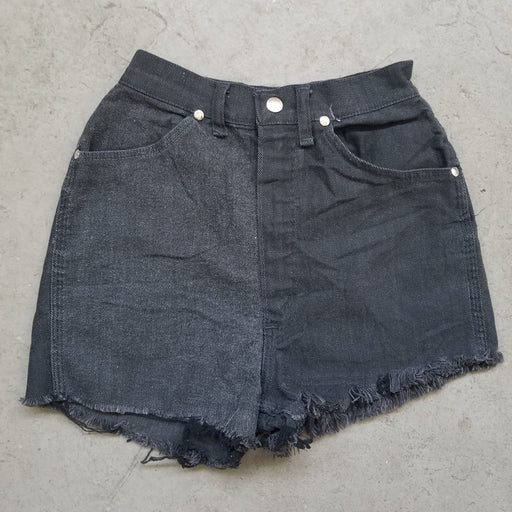Vintage Misses Wrangler Cut off Shorts.  9/10 