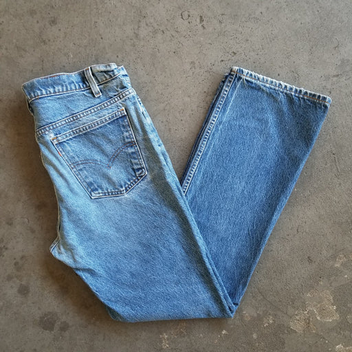 Vintage Distressed Orange Tab Levi's Jeans. 36